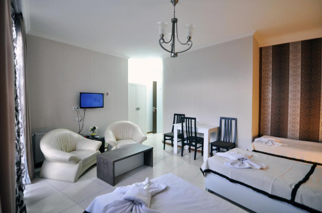 Renaissance Hotel Tiflis Dış mekan fotoğraf